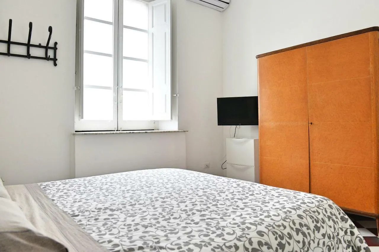 קטאניה Super Central Mini Apartment 0*,